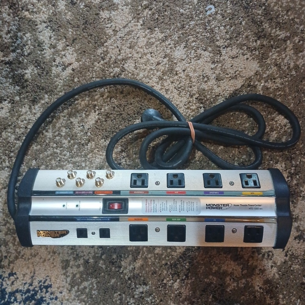 Monster Power HTS 1000 MKII Surge Protector Home Theater Power Center J5